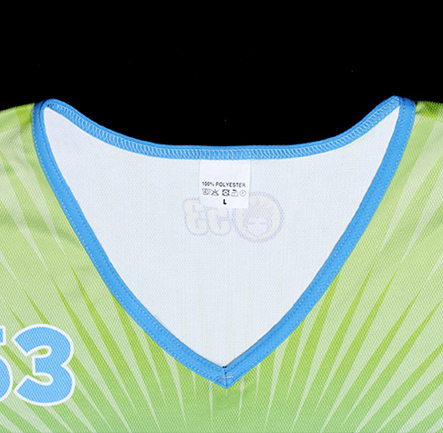 SOCCER V-NECK